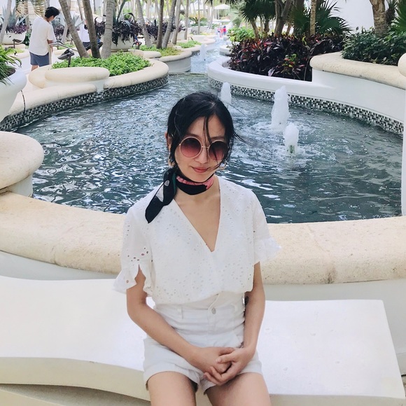 Meet your Posher, Danni - Picture 2 of 3